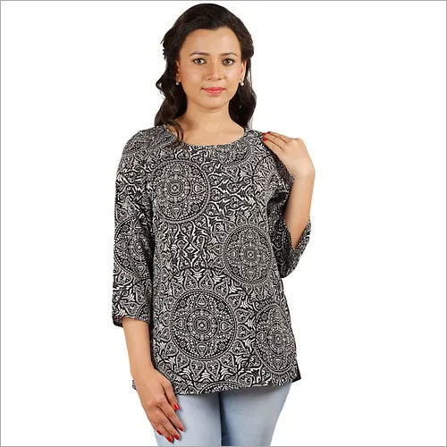 कशीदाकारी लघु टॉप