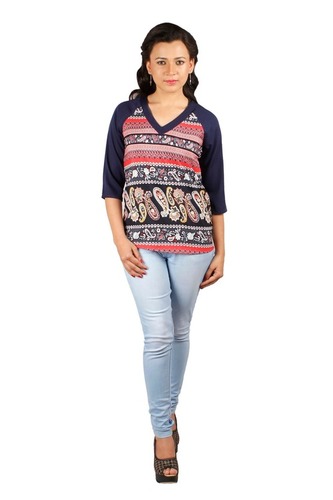 कशीदाकारी लघु टॉप