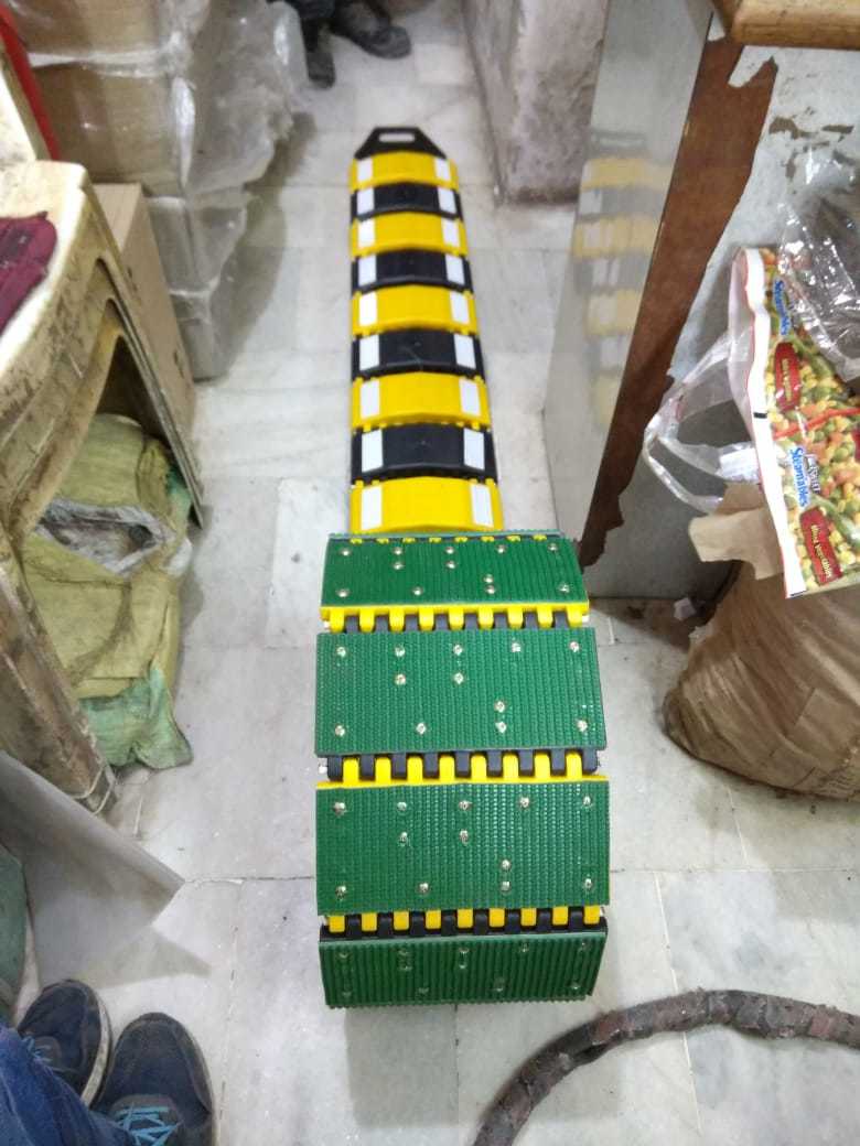 Yellow/black Portable Speed Breaker