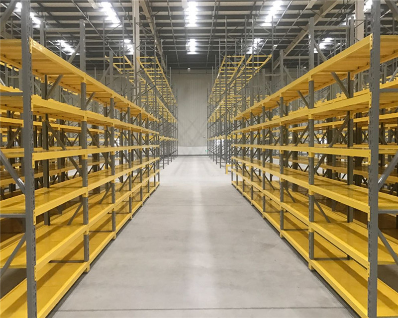 Heavy Duty Longspan Shelving Rack Capacity: 200-1000kg Kg/hr