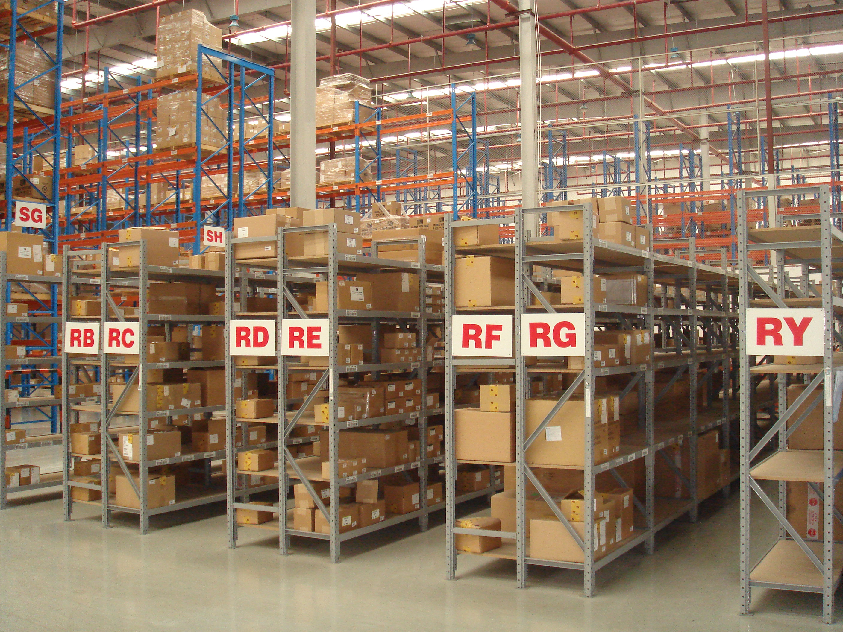 Heavy Duty Longspan Shelving Rack Capacity: 200-1000kg Kg/hr