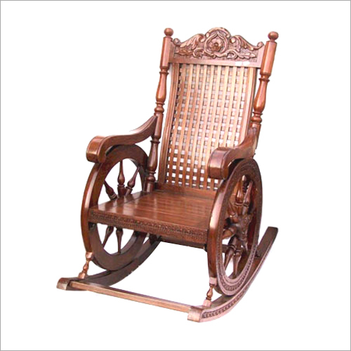 वुड रॉकिंग चेयर