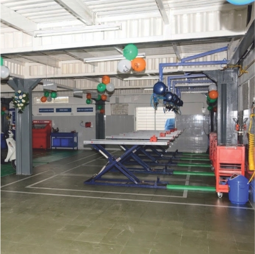 Steel Structures For Automobile Showrooms - Mild Steel, 20m X 17m, G+2 Floors, 10ft Height, 7m X 6m Grid | Durable, Color Coated, Commercial Load Bearing