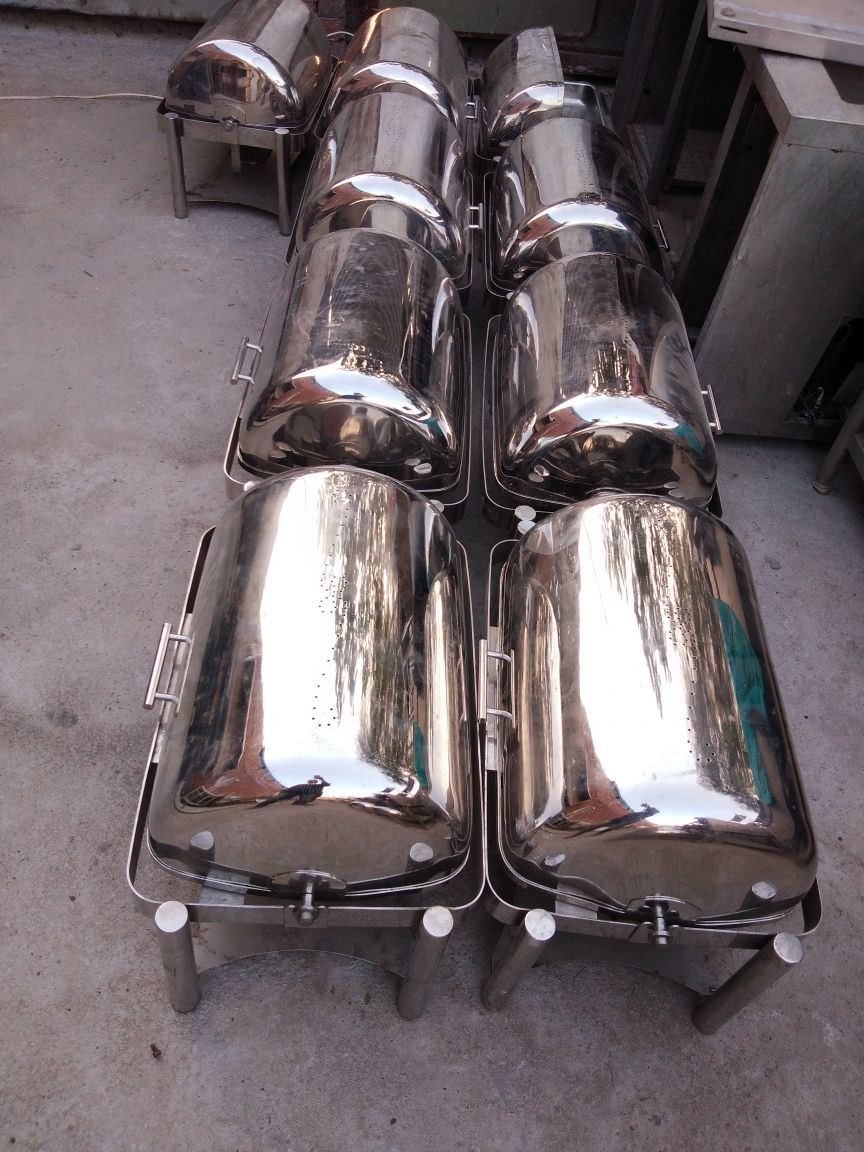 Used Chafing Dish - Color: Silver