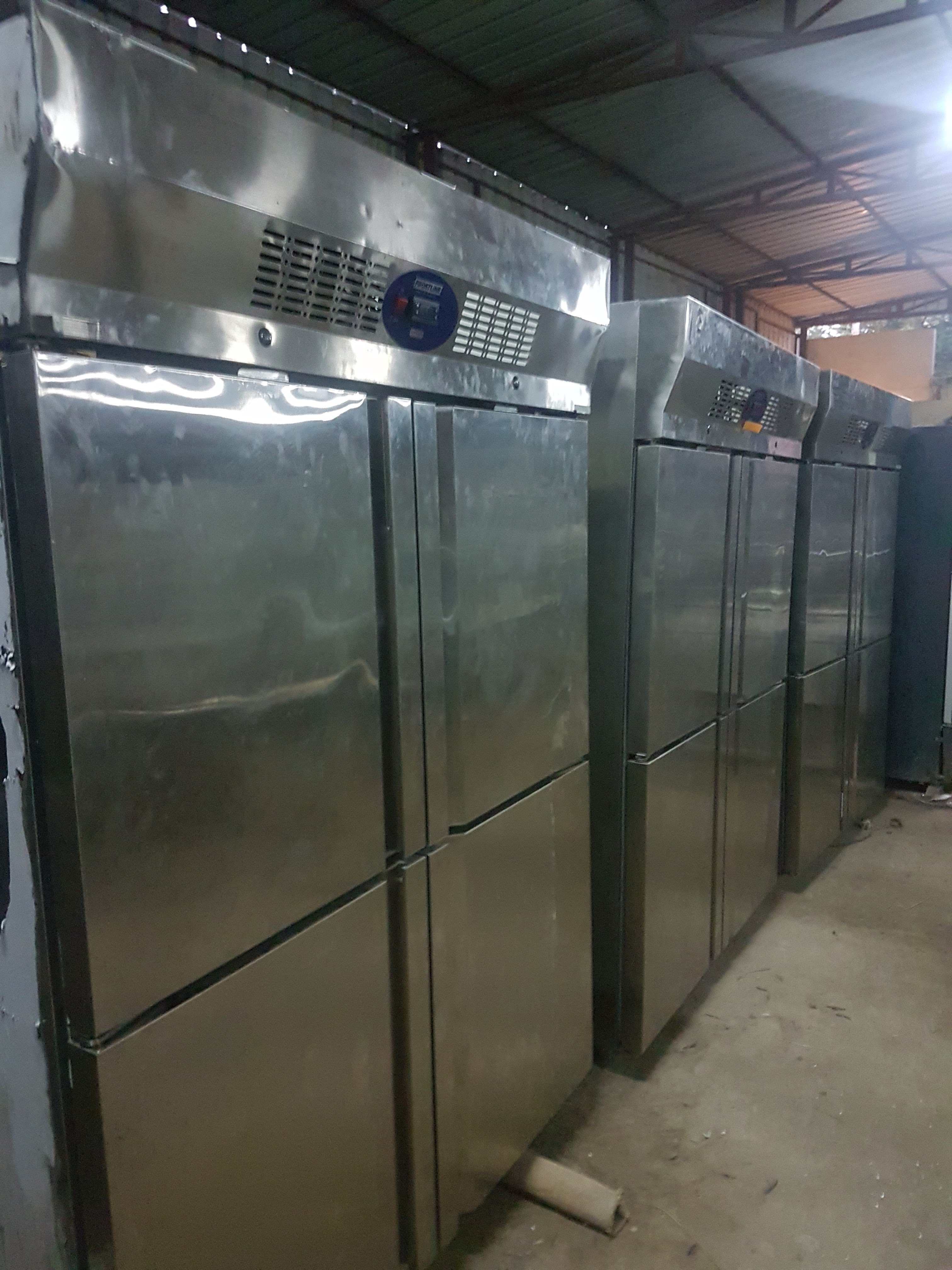 Stainless Steel Refrigerator - Power Source: Electric