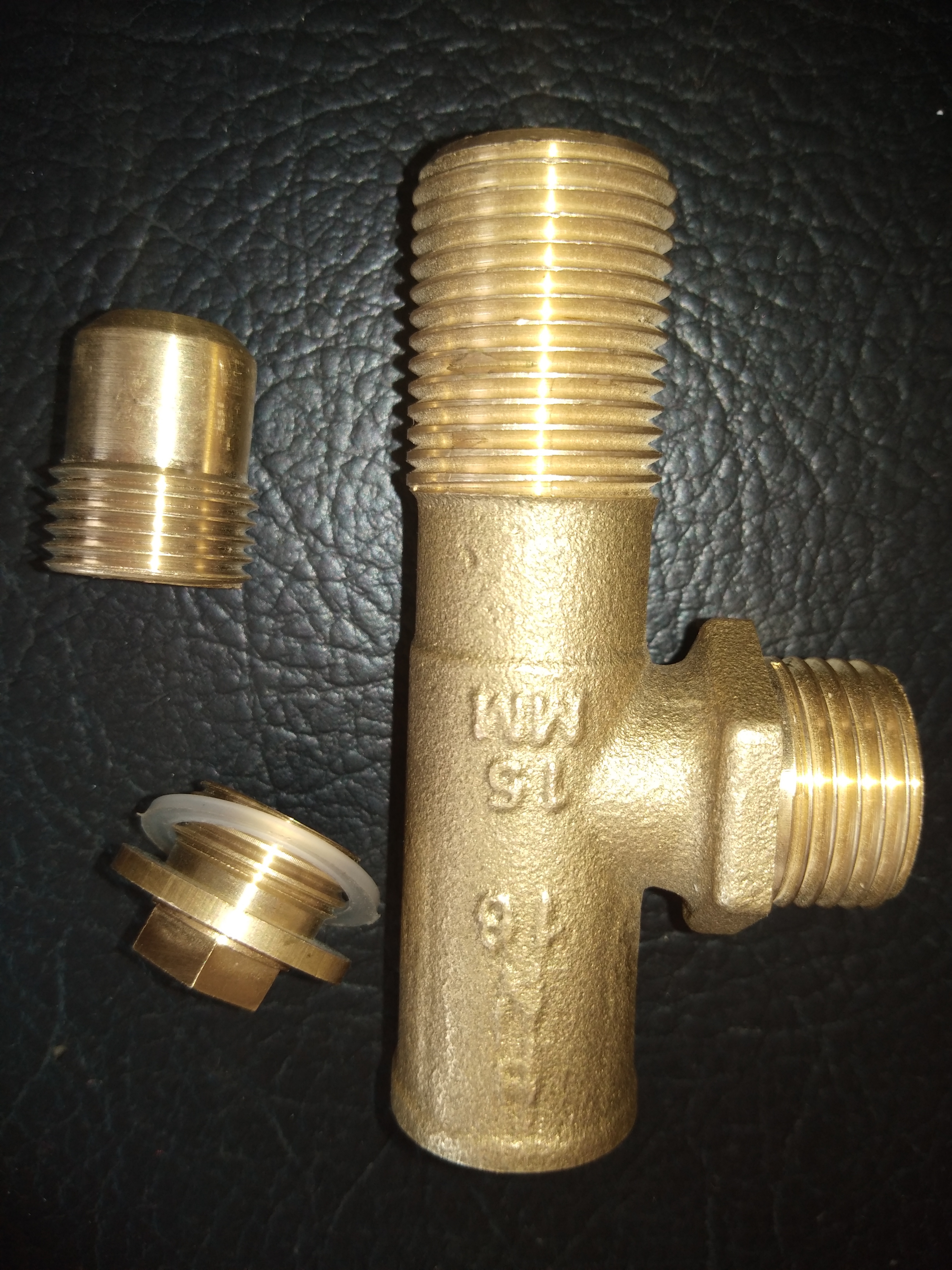 Brass Ferrule - 15 Mm To 25 Mm , Gold Finish For Male Connections, Corrosion-resistant Forged Design
