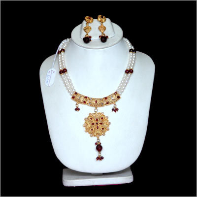मोती के आभूषण सेट