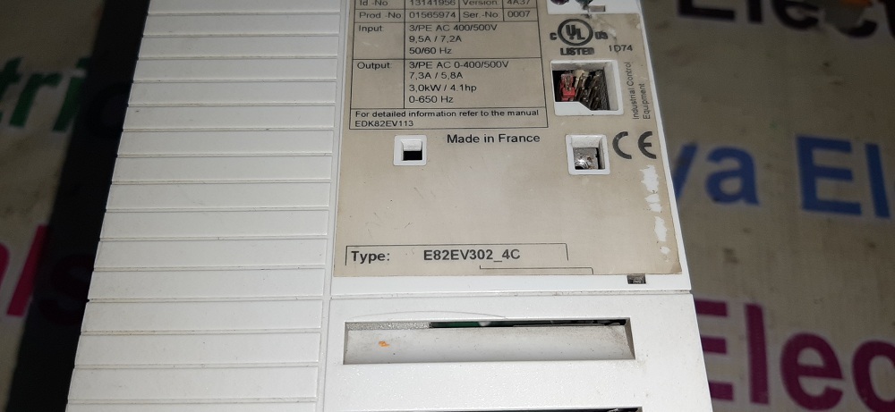 Lenze Servo Drive E82ev302_4c