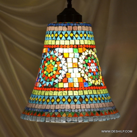 मल्टीकलर घंटा (बेल) शेप ग्लास वॉल हैंगिंग