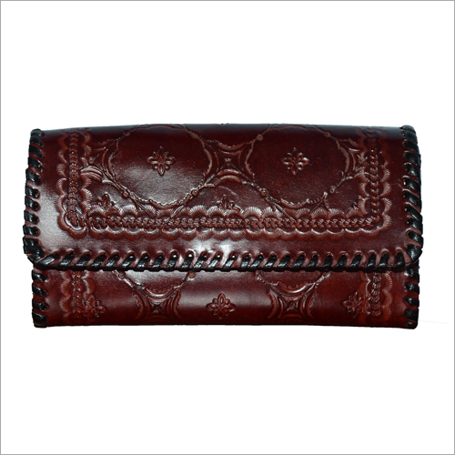 Ladies Leather Wallet Design: Engraved