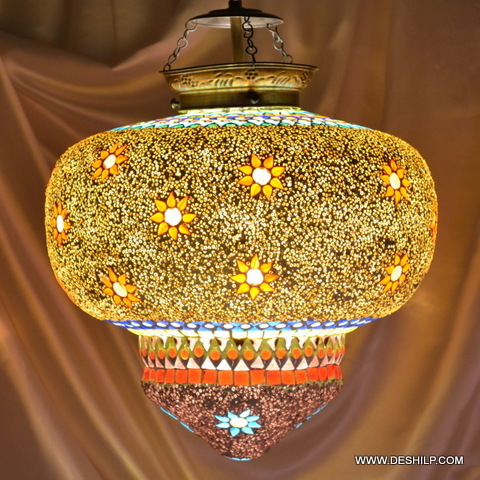 गोल्डन और मल्टीकलर मोज़ेक हैंडमेड ग्लास वॉल हैंगिंग