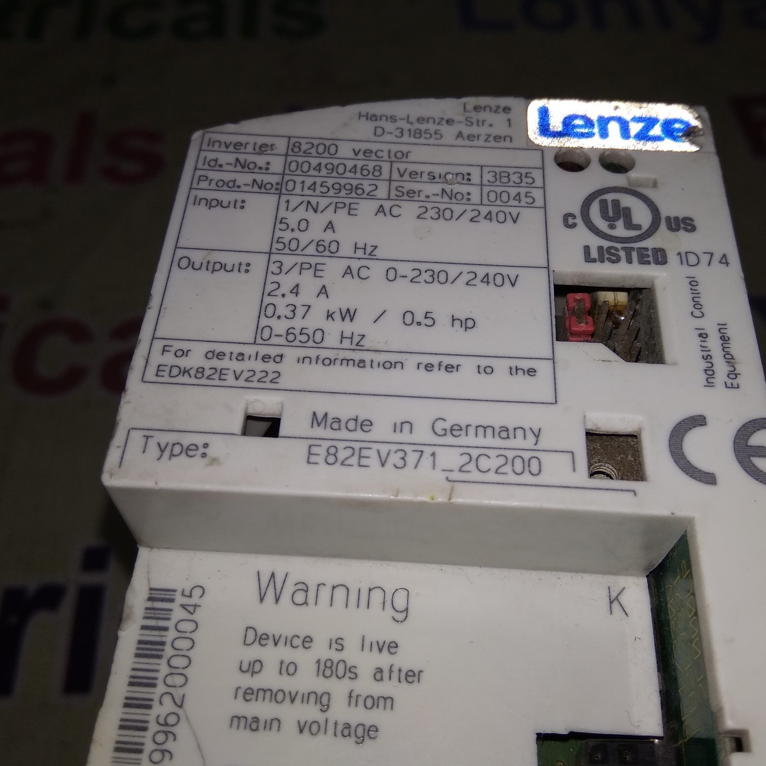 Lenze Servo Drive E82ev371_2c200