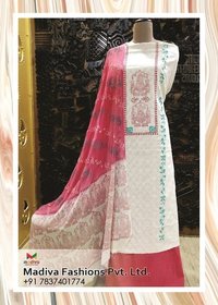 मल्टीकलर ब्लॉक प्रिंटेड सूट