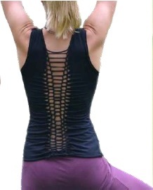 नुंबरीटीकी गांठ वाले पीछे के साथ योग टी-शर्ट