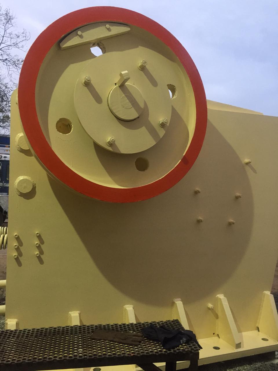 White Single Toggle Jaw Crusher