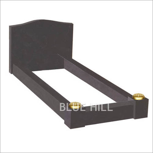 Granite Ogee Top With Long End Kerb And Posts Granite Monument Application: Memorial
