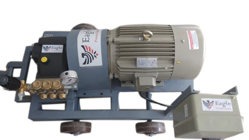 High Pressure Water Jetting Pump - 750 Bar, 70 Lpm Flow Rate, Electric Power Source - Blue, Semi-automatic, Portable Design