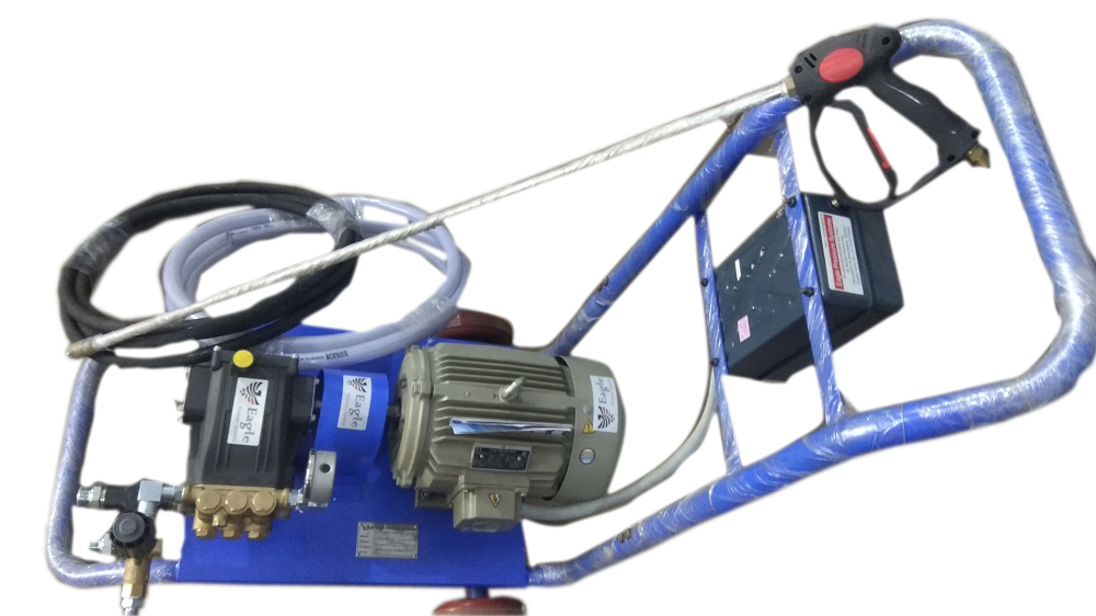 High Pressure Water Jetting Pump - 750 Bar, 70 Lpm Flow Rate, Electric Power Source - Blue, Semi-automatic, Portable Design