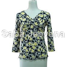 देवियों टी शर्ट