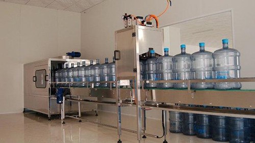 स्वचालित 5 गैलन वॉटर बैरल वॉशिंग फिलिंग कैपिंग मशीन