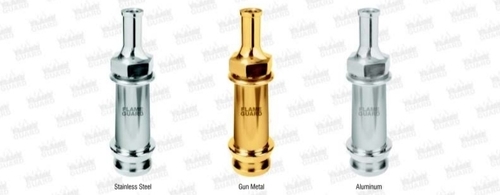 नोजल के साथ शॉर्ट ब्रांच पाइप