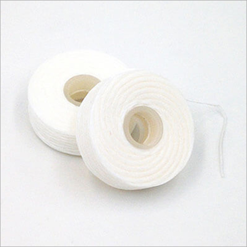 सफेद फ्लॉस यार्न