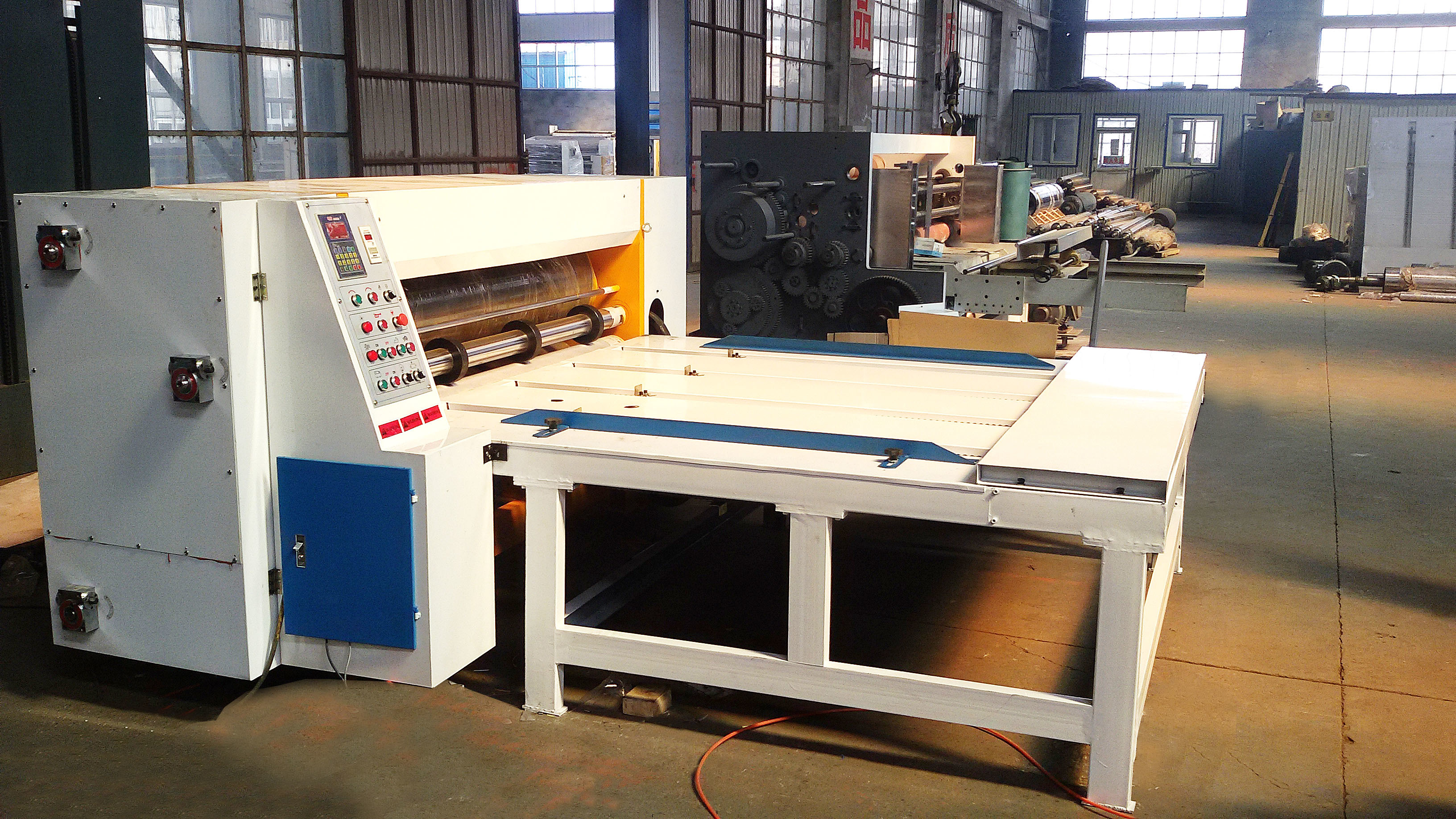 White Semi Auto Chain Feeding Rotary Die Cutting Machine Electric Driven Type