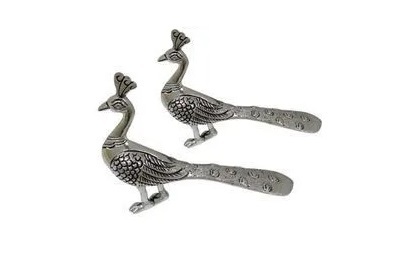 Silver Appealing Look Camel Statue