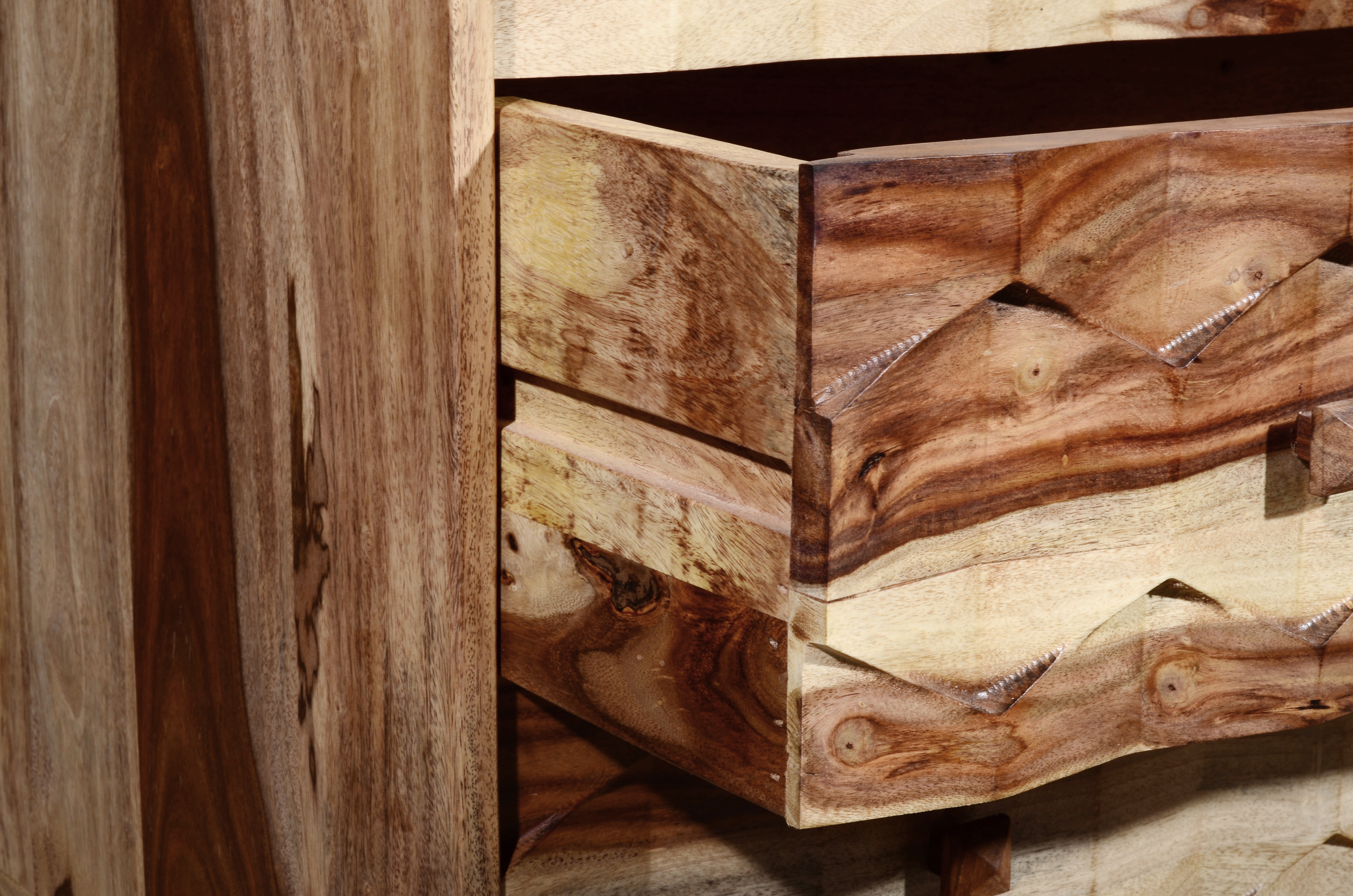 Machine Made Chest Drawer