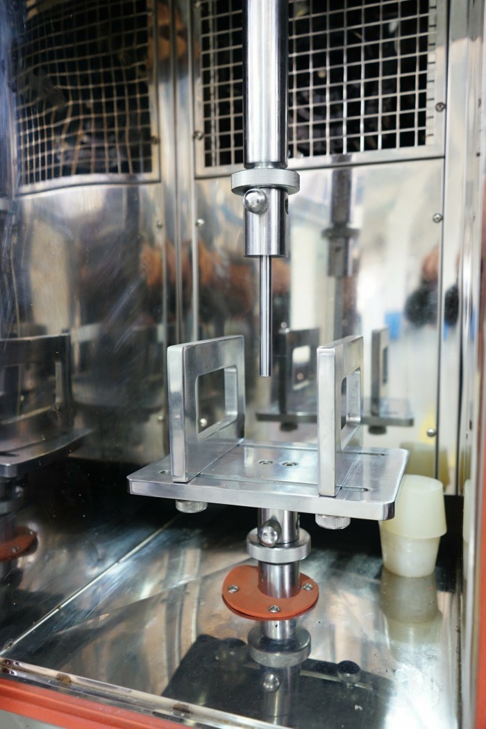 High Low Temperature Tensile Strength Tester - Application: Industrial