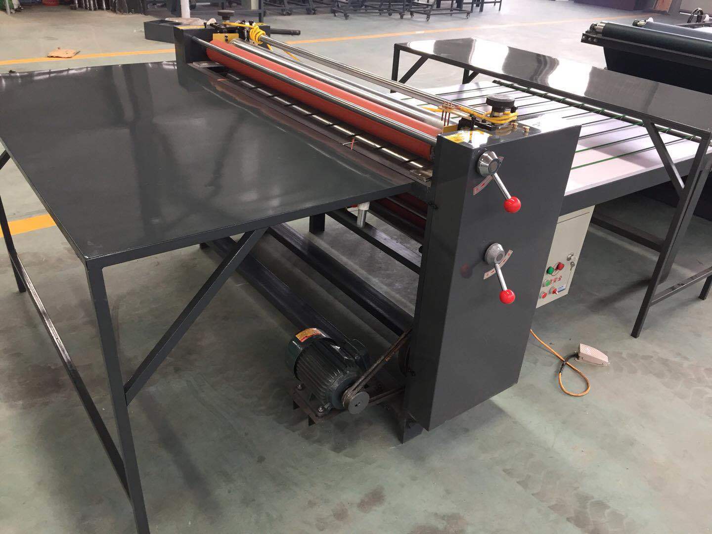 Customized Corrugated Paperboard Manual Flute Laminator Machine 0 - 40m/min For Carton Box