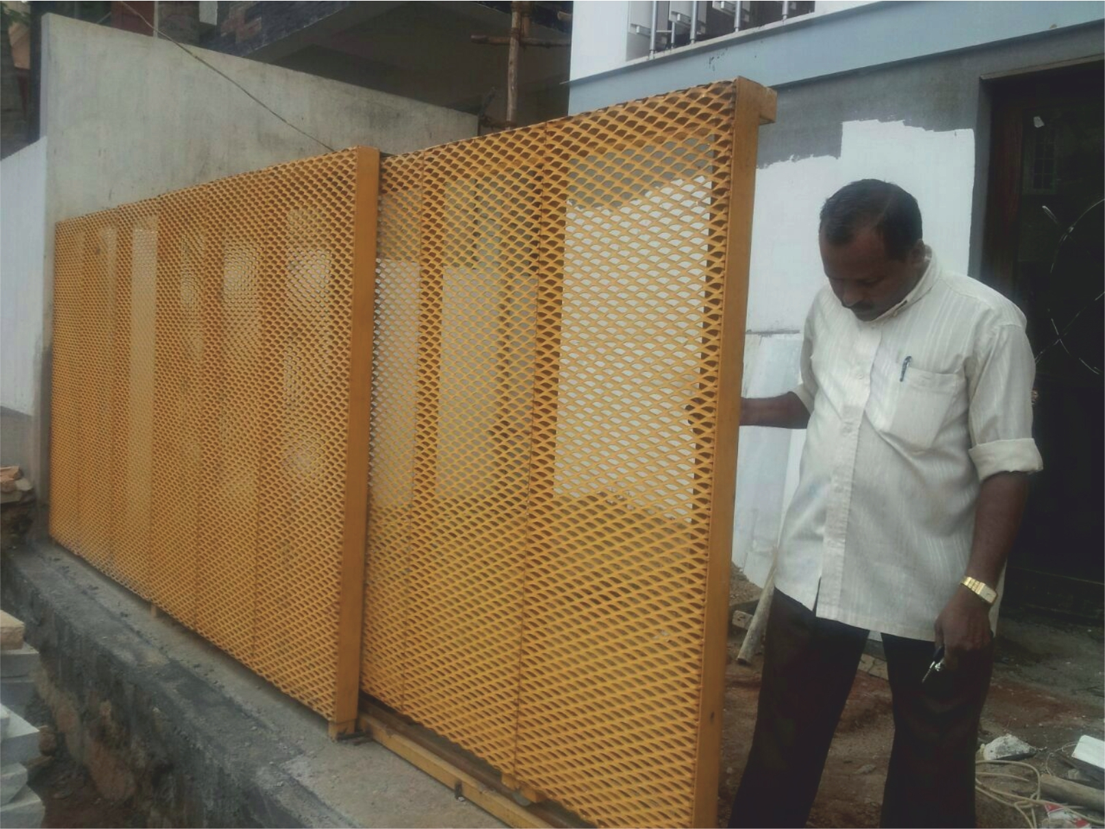 Durable Expanded Metal Space Dividers