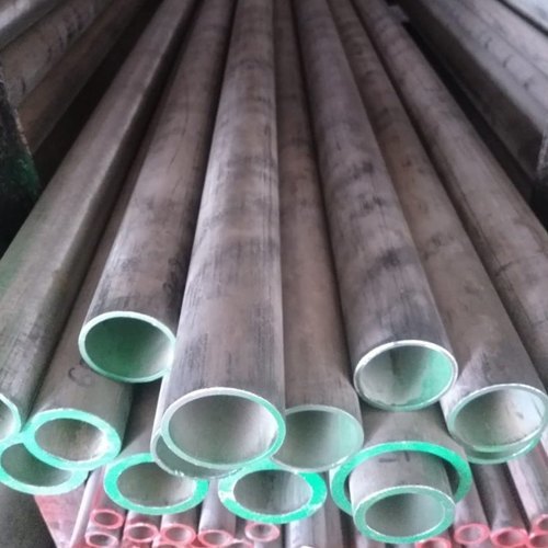 Stainless Steel Seamless & ERW Round Pipe - Grades 304, 304L, 316, 316L, 321, 310, 904L | Durable and Corrosion-Resistant