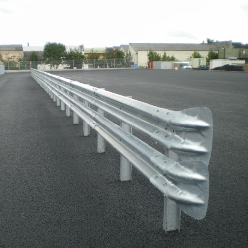 Safety Metal Barriers - Metal Crash Barrier, 3mm Thick W-beam & Thri-beam, 4000mm Effective Length, Silver Galvanized Metal, Manual Usage