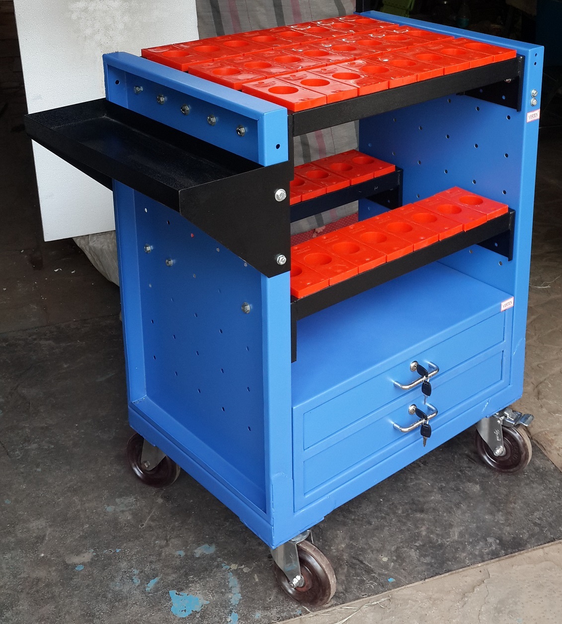 Vmc Ld Light Duty Tool Trolley Capacity: 900 Kg/hr
