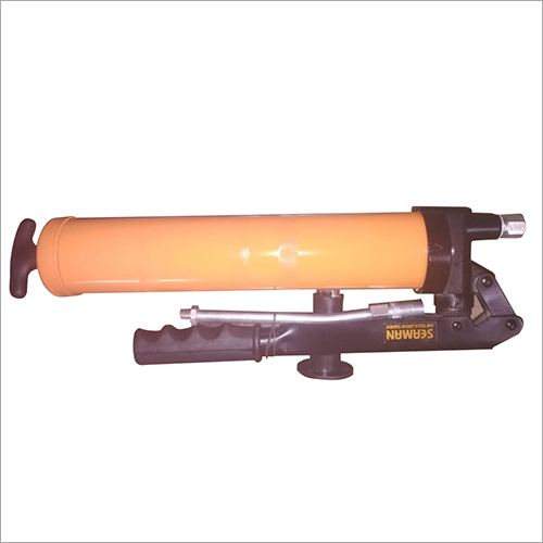 Ss Grease Gun Capacity: 500 Gm/ 400 Gm Kg/Day