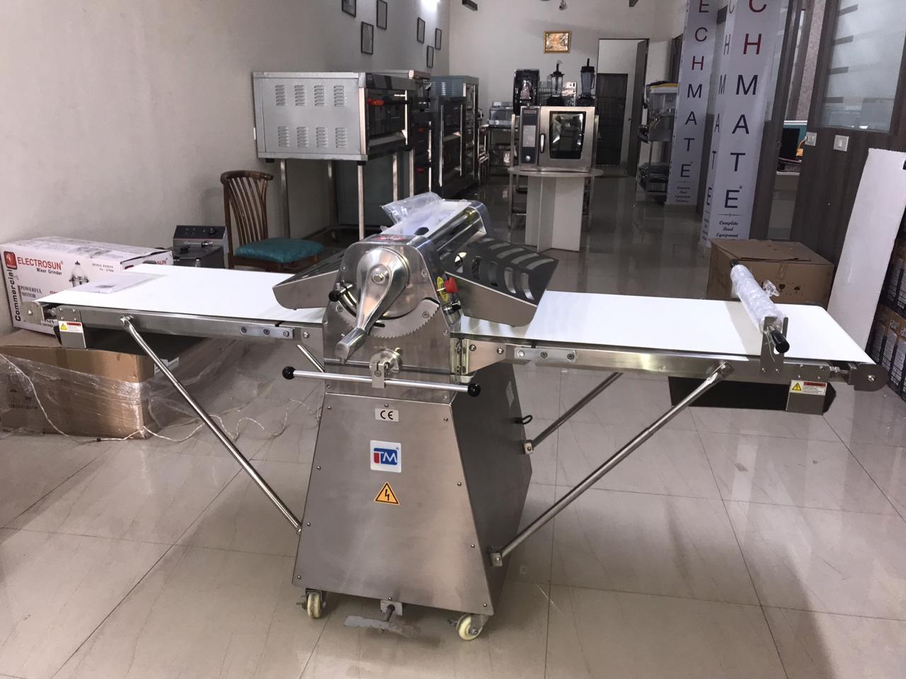 Bakery Dough Sheeter - Stainless Steel, 72x48x36 Inches | 50kg/hr Capacity, Adjustable Thickness, Durable, Easy Cleaning, Space Saving Design