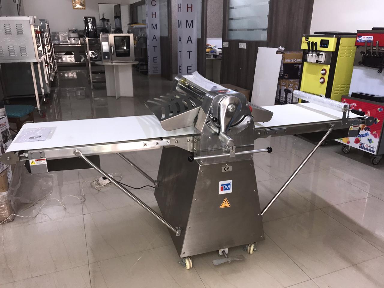 Bakery Dough Sheeter - Stainless Steel, 72x48x36 Inches | 50kg/hr Capacity, Adjustable Thickness, Durable, Easy Cleaning, Space Saving Design