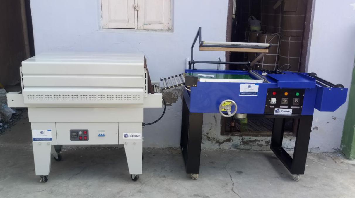 Semi-automatic Shrink Wrapping Machine
