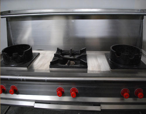 तीन स्टोव बर्नर