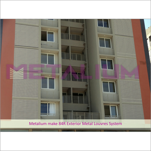 Metalium द्वारा बनाए गए 84R बाहरी धातु लूवर प्रणाली