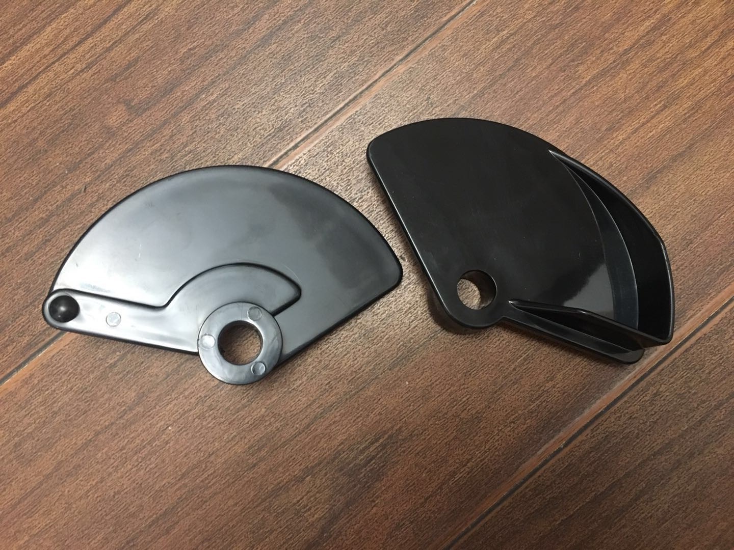 Carding Fixing Shroud