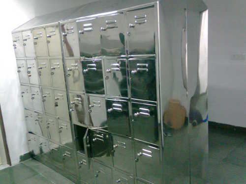 स्टेनलेस स्टील लॉकर