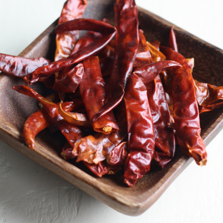 Whole Red Chilli - Top Grade, 15 Kilograms | Elongated Shape, Hot Spicy Taste, 24 Months Shelf Life, Cool Dry Storage