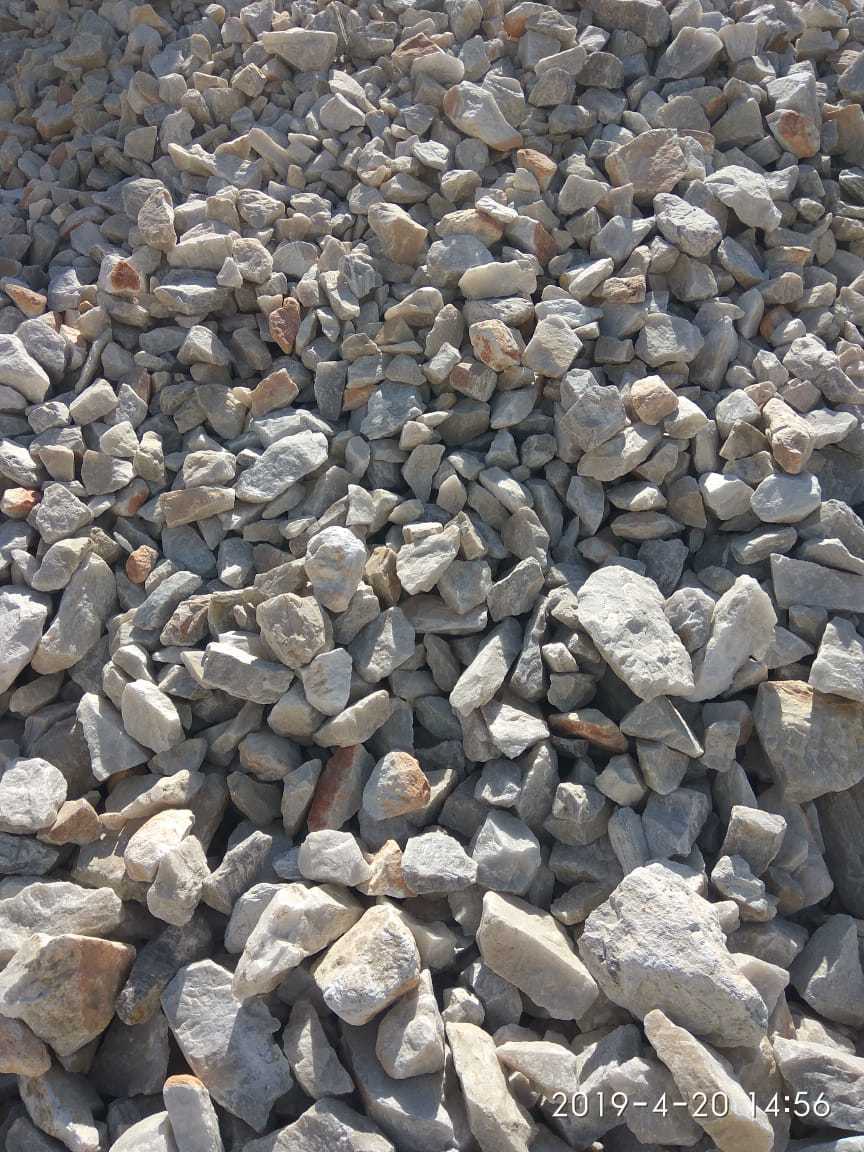 Quartz Stone - Size 40-150 Mm | Sio2 97% Min, White Color, Low Dust Production, Acid Refractory Type, High Whiteness 95% Approx