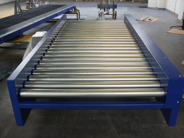 Packing Conveyors - Stainless Steel, 1500x400x900 Mm, Blue, 10-500 Kg Load Capacity | Low Noise, Hassle-free Operation, Anti Corrosive Body, Suitable For Food & Beverage Transport