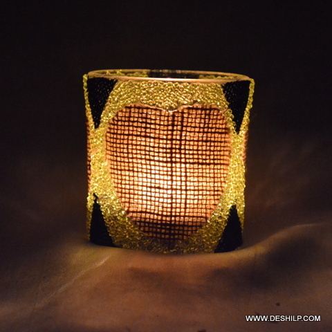 पॉलिशिंग हैंड डेकोर ग्लास कैंडल होल्डर