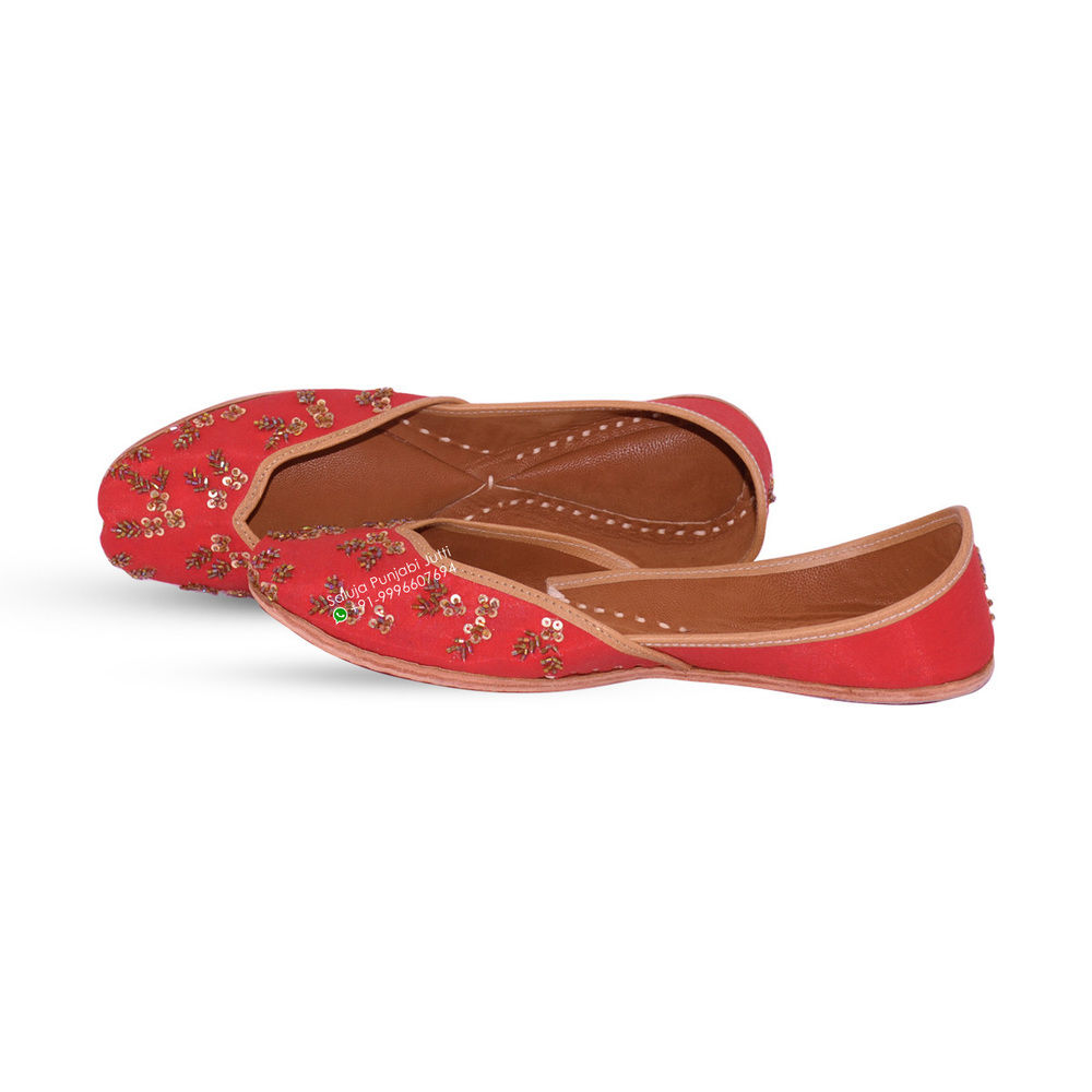 Women Leather Punjabi Jutti Red Color Heel Size: Flat