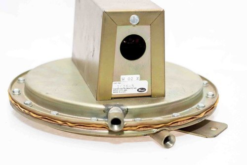 ड्वायर 1626-20 सीरीज़ 1620 सिंगल और ड्यूल प्रेशर स्विच रेंज 8.0-24" WC का माप दबाव: गैस