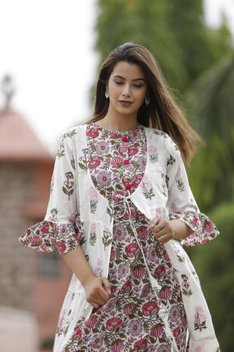 ट्रेंडी प्रिंटेड कॉटन समर कुर्ती